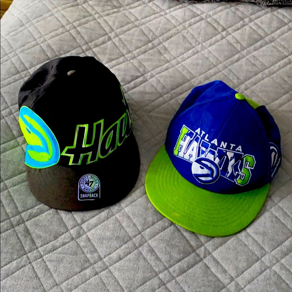 Set of 2 Atlanta Hawks snap backs
